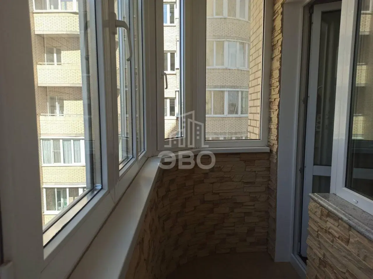 трехкомнатная квартира в Санкт-Петербурге по адресу: Варшавская ул., 23, к 3