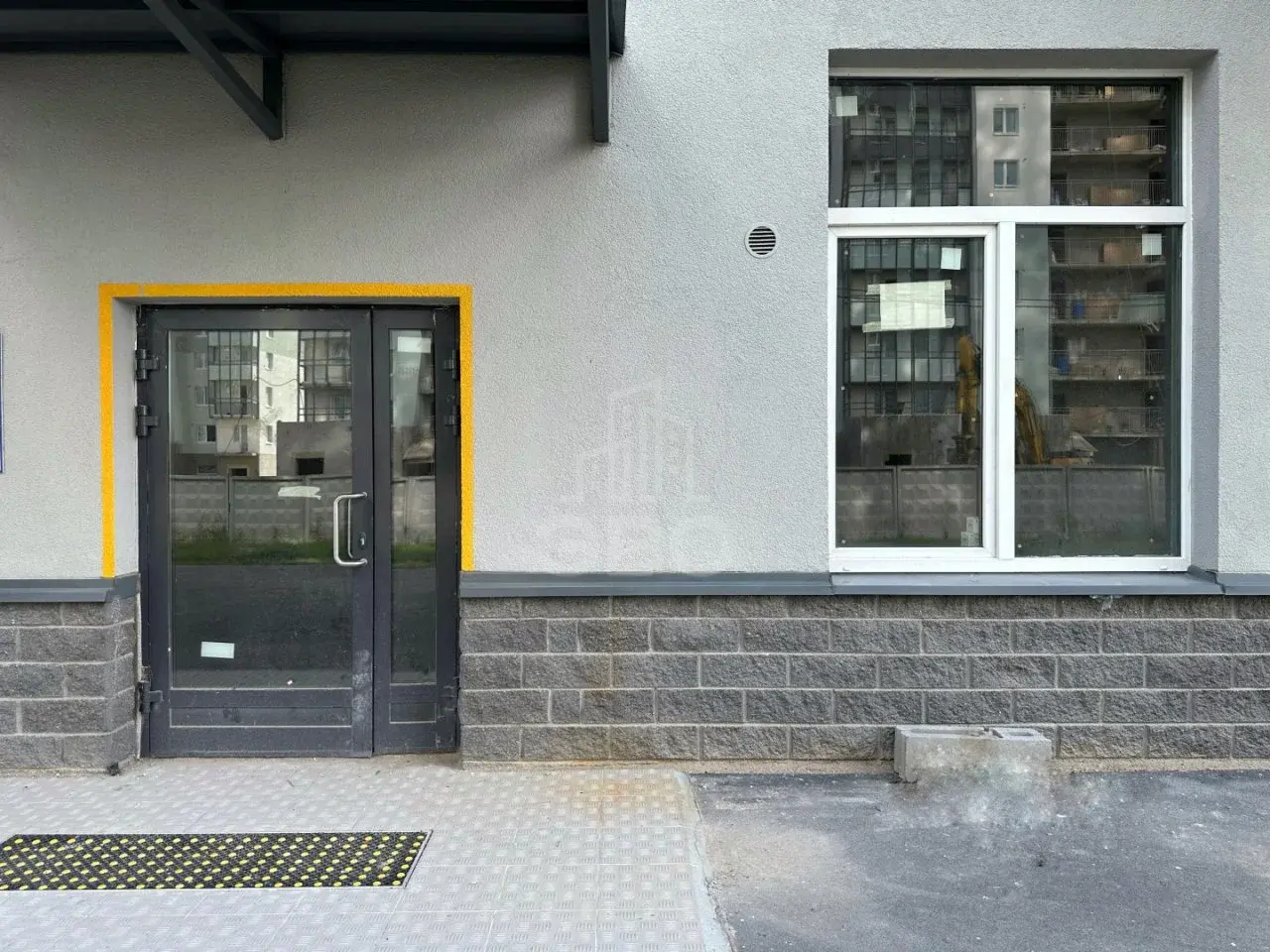 коммерция в Санкт-Петербурге по адресу: Пахомовская ул., 26, строение 1