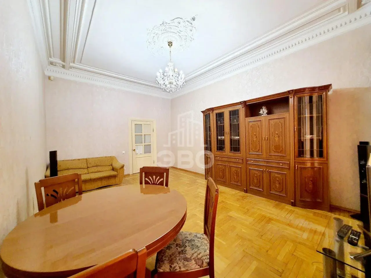 трехкомнатная квартира в Санкт-Петербурге по адресу: Съезжинская ул., 11