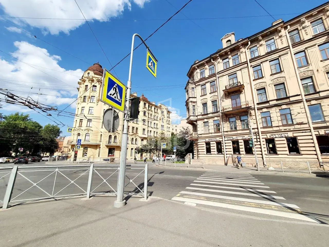 трехкомнатная квартира в Санкт-Петербурге по адресу: Съезжинская ул., 11