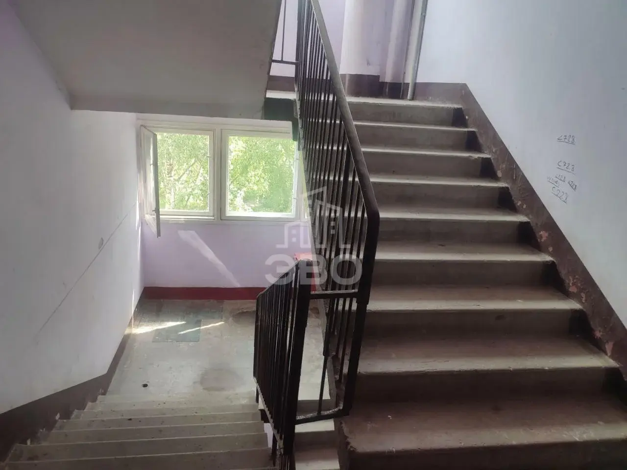 трехкомнатная квартира в Санкт-Петербурге по адресу: Тамбасова ул., 6, к 1