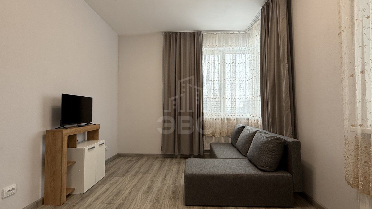 двухкомнатная квартира в Ленинградской области по адресу: Строителей проспект, 1, к 1