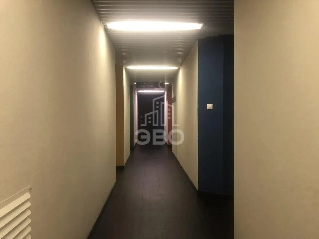 трехкомнатная квартира в Санкт-Петербурге по адресу: Оптиков ул., 34, к 1