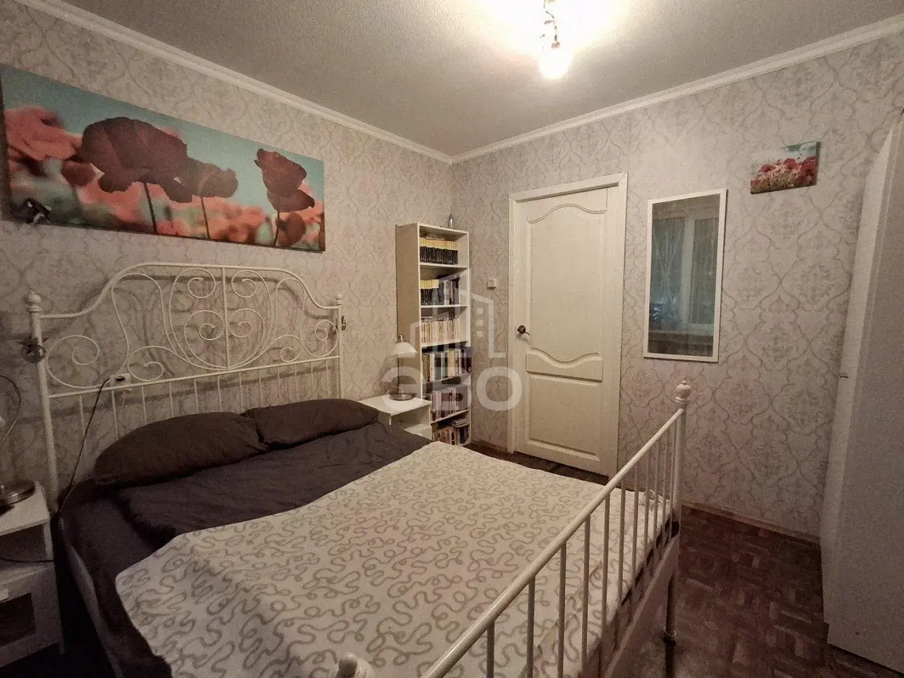 трехкомнатная квартира в Санкт-Петербурге по адресу: Солнечная ул., 37