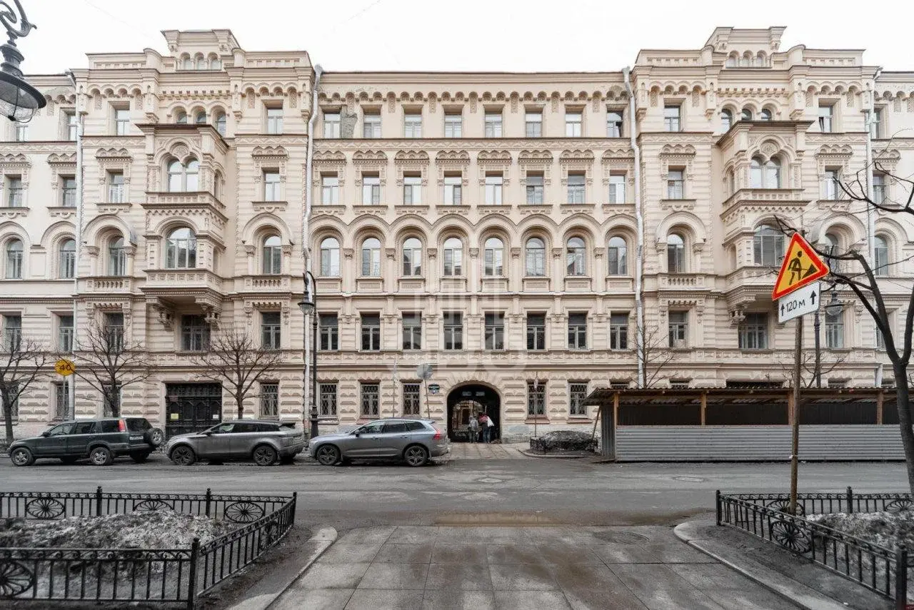 двухкомнатная квартира в Санкт-Петербурге по адресу: Пушкинская ул., 18
