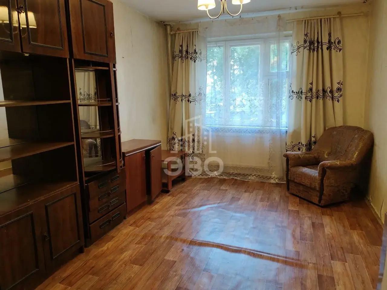 трехкомнатная квартира в Санкт-Петербурге по адресу: Бухарестская ул., 120, к 1