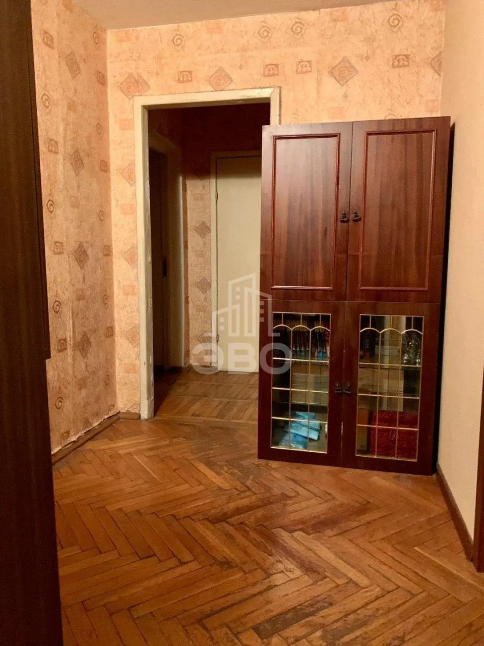 трехкомнатная квартира в Санкт-Петербурге по адресу: Школьная ул., 76