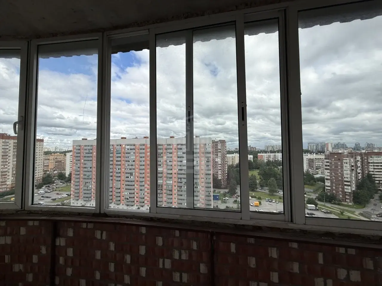 трехкомнатная квартира в Санкт-Петербурге по адресу: Новоколомяжский проспект, 11