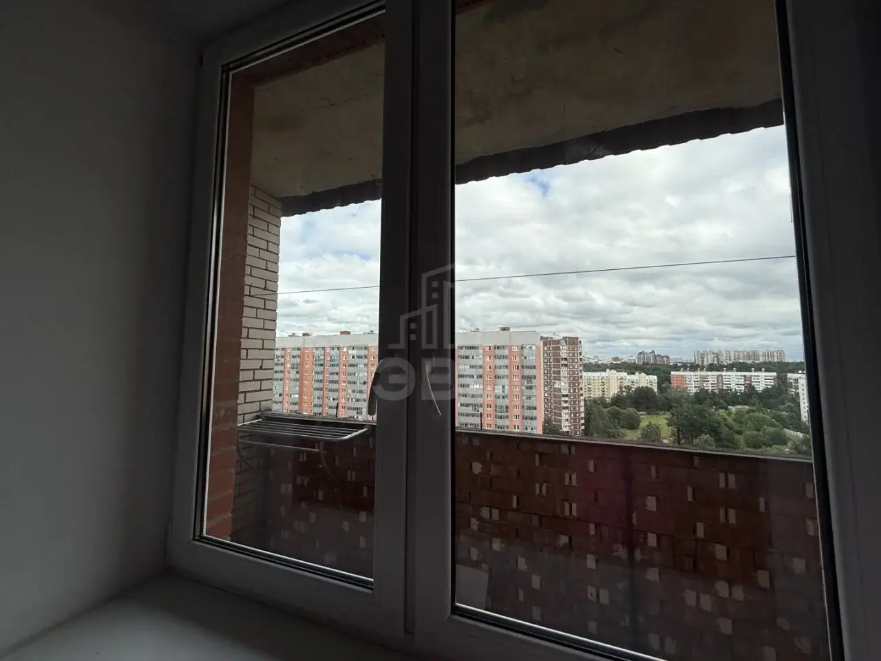 трехкомнатная квартира в Санкт-Петербурге по адресу: Новоколомяжский проспект, 11