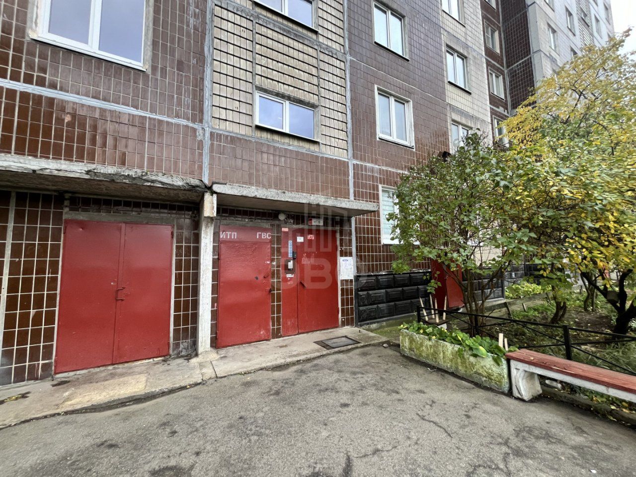 двухкомнатная квартира в Санкт-Петербурге по адресу: Коммунаров ул., 120