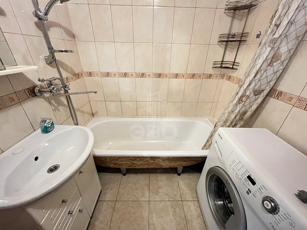 двухкомнатная квартира в Санкт-Петербурге по адресу: Коммунаров ул., 120