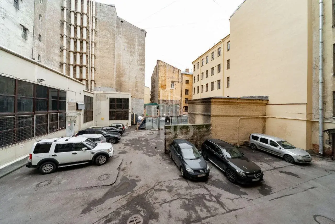 двухкомнатная квартира в Санкт-Петербурге по адресу: Пушкинская ул., 18