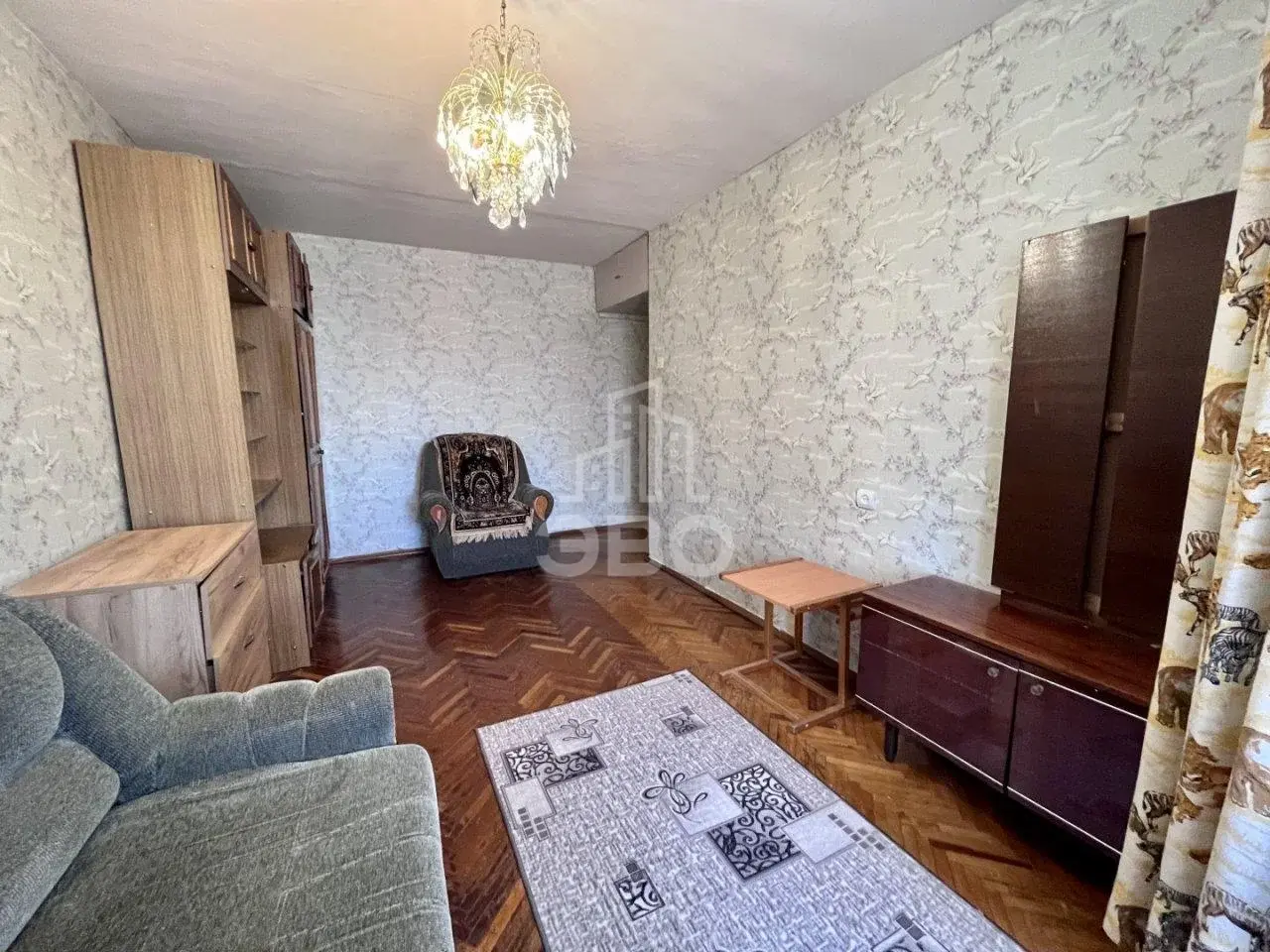 трехкомнатная квартира в Санкт-Петербурге по адресу: Светлановский проспект, 81/21
