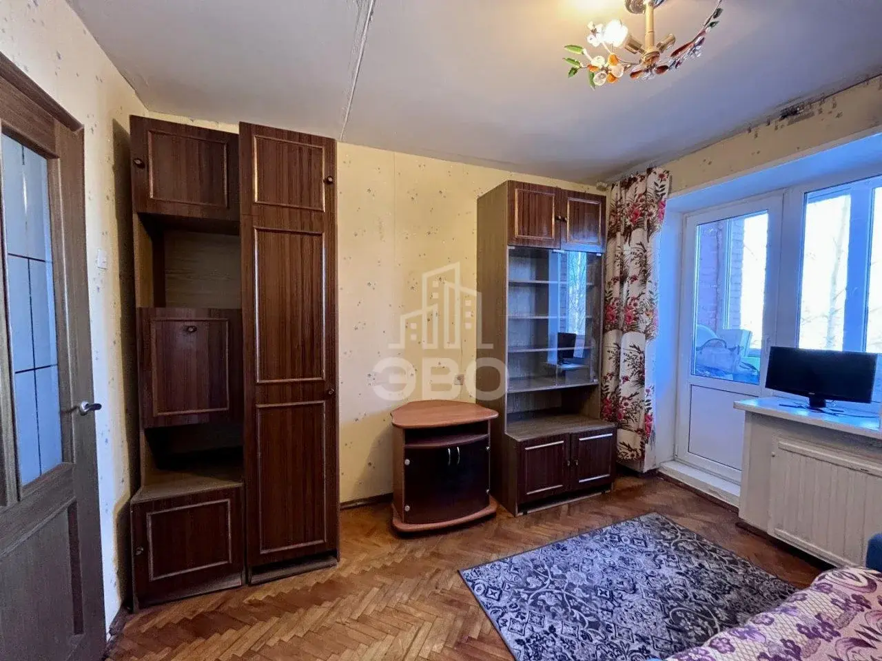 трехкомнатная квартира в Санкт-Петербурге по адресу: Светлановский проспект, 81/21