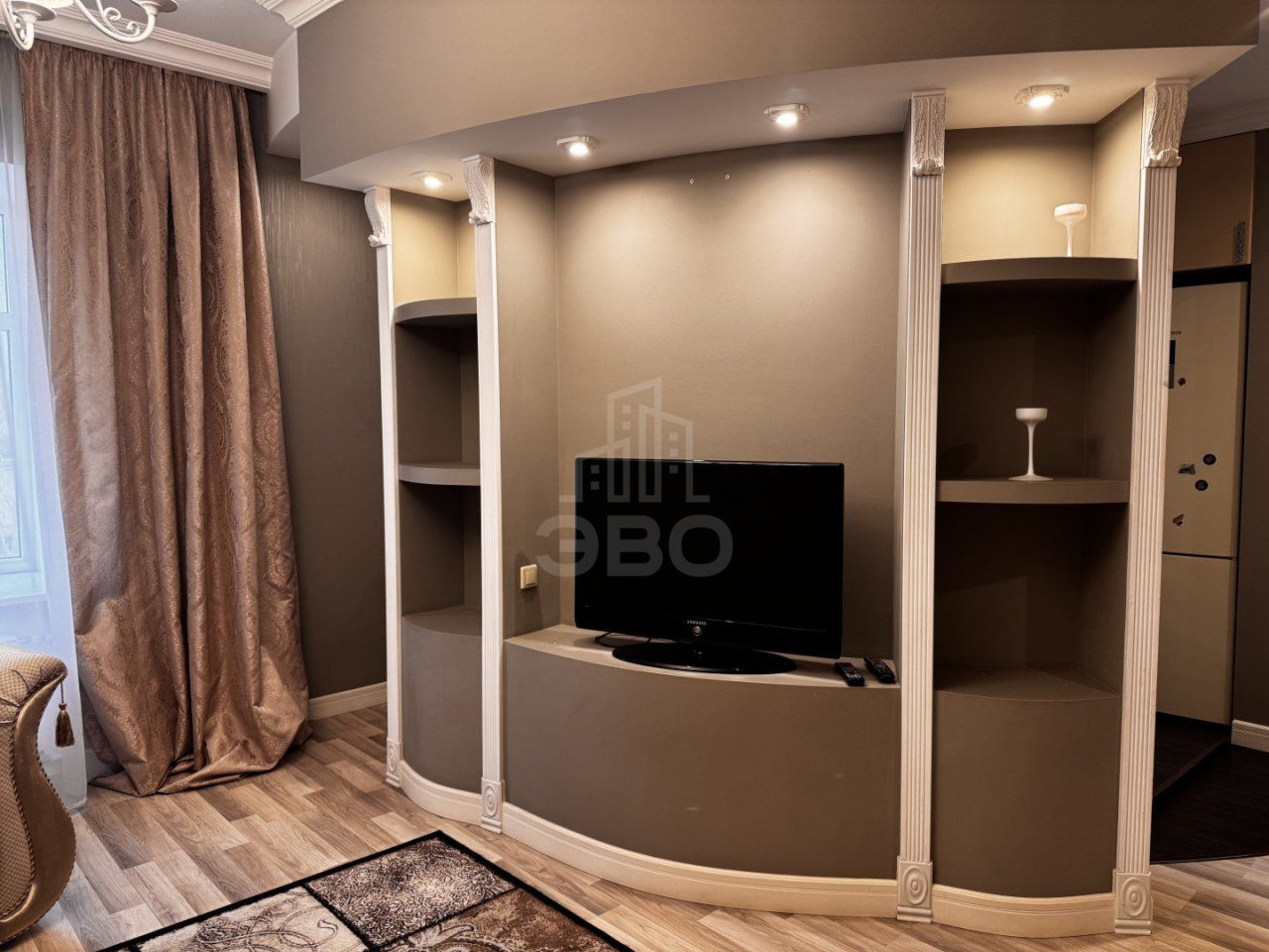 трехкомнатная квартира в Санкт-Петербург по адресу: Таллинская ул., 10