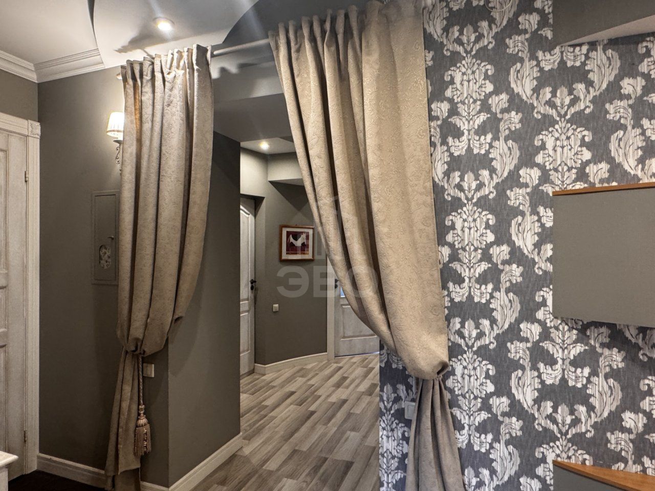 трехкомнатная квартира в Санкт-Петербург по адресу: Таллинская ул., 10