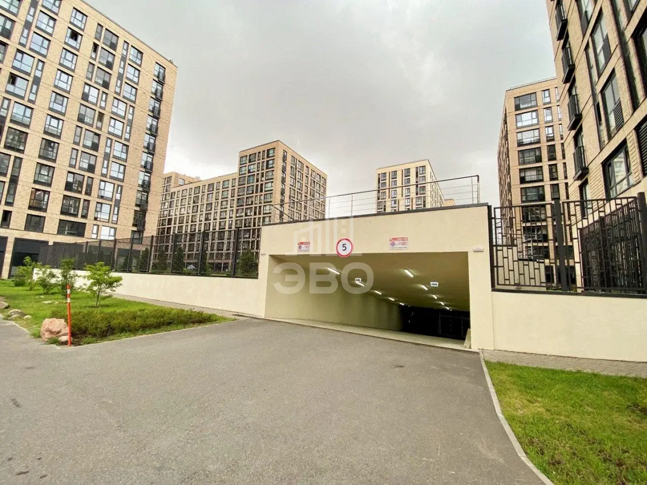 трехкомнатная квартира в Санкт-Петербурге по адресу: Лиговский проспект, 232, строение 1