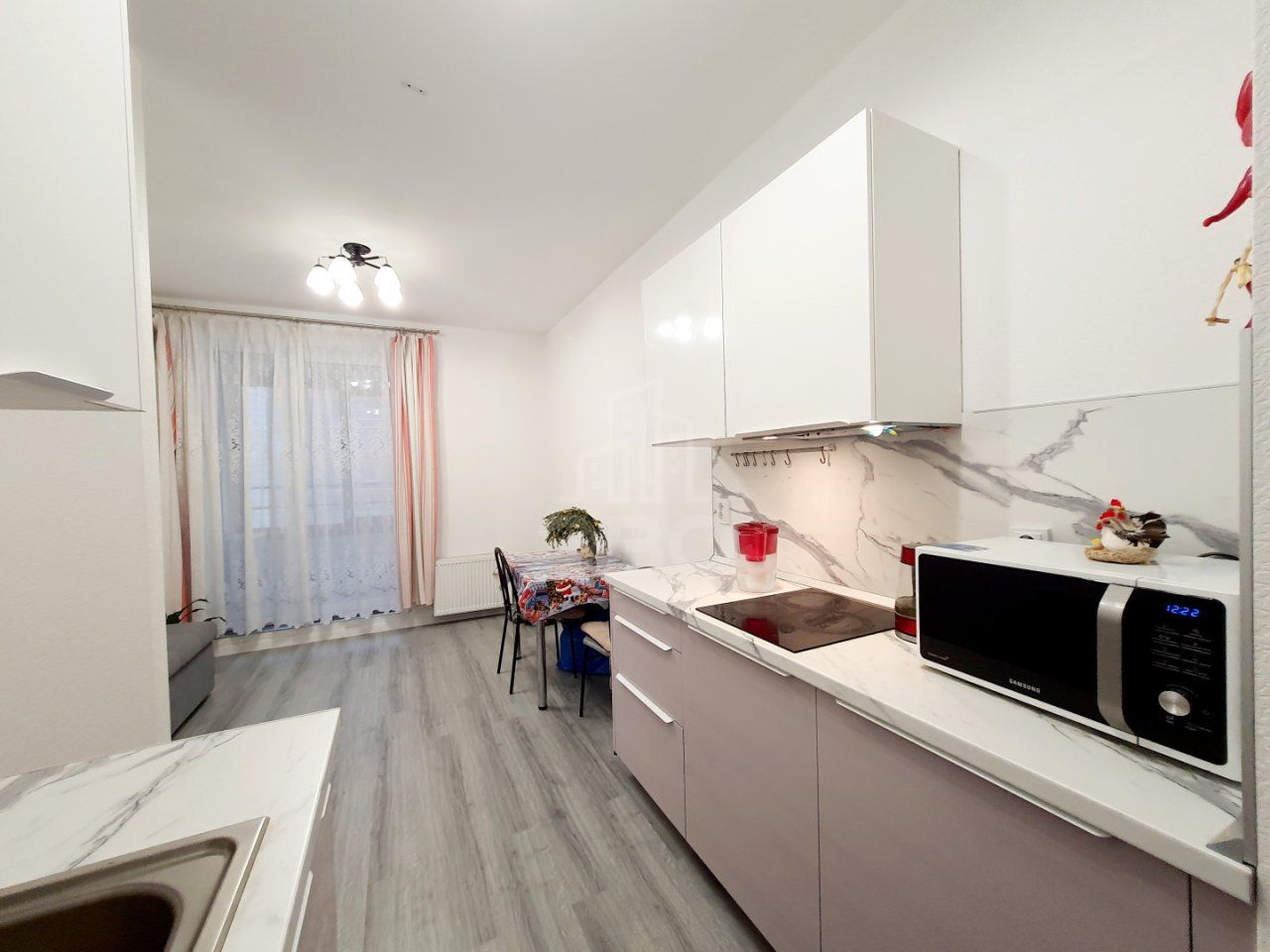 однокомнатная квартира в Санкт-Петербурге по адресу: Плесецкая ул., 28, к 1