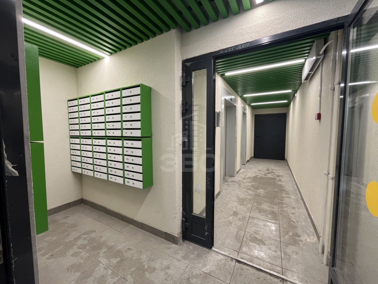 трехкомнатная квартира в Ленинградской области по адресу: Шоссе в Лаврики ул., 93