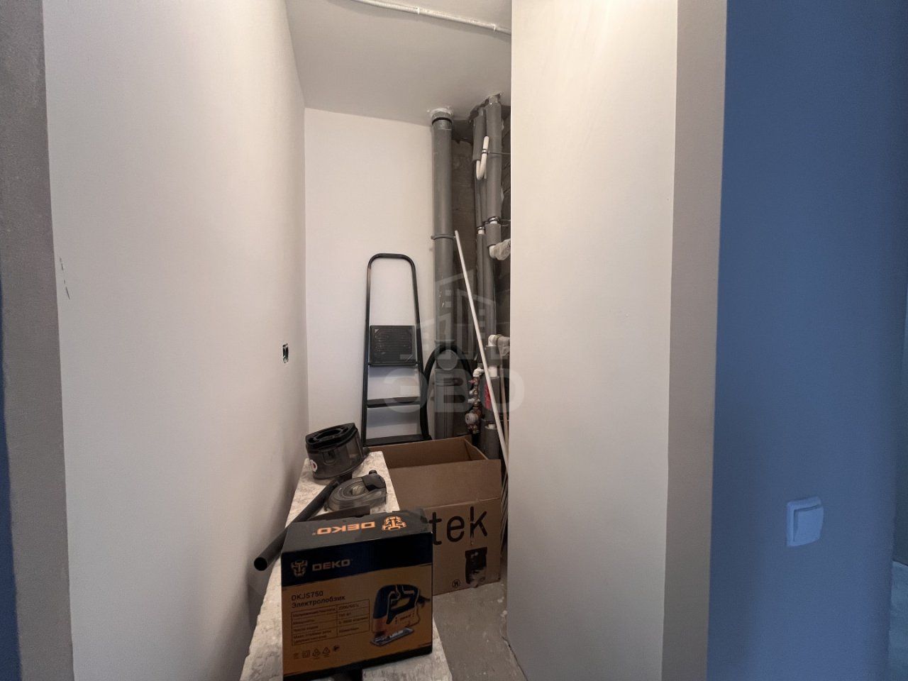 трехкомнатная квартира в Ленинградской области по адресу: Шоссе в Лаврики ул., 93