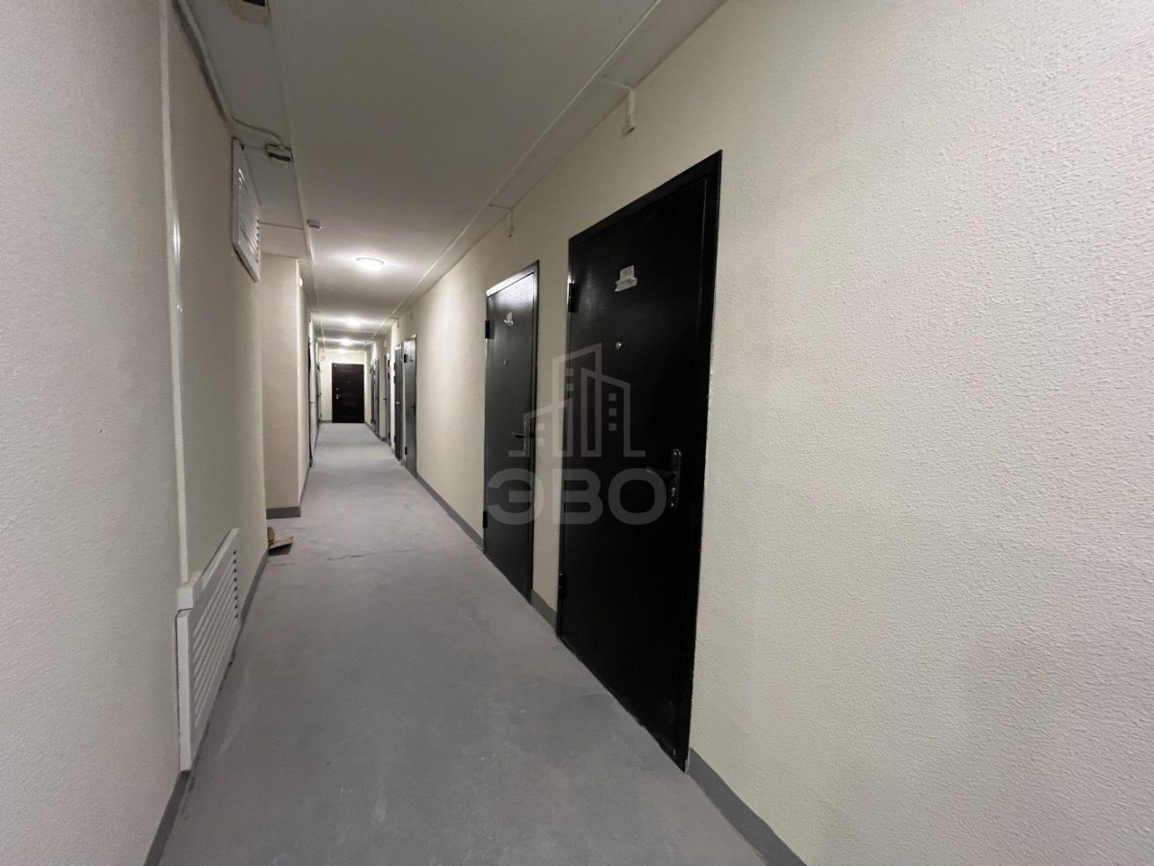 трехкомнатная квартира в Ленинградской области по адресу: Шоссе в Лаврики ул., 93