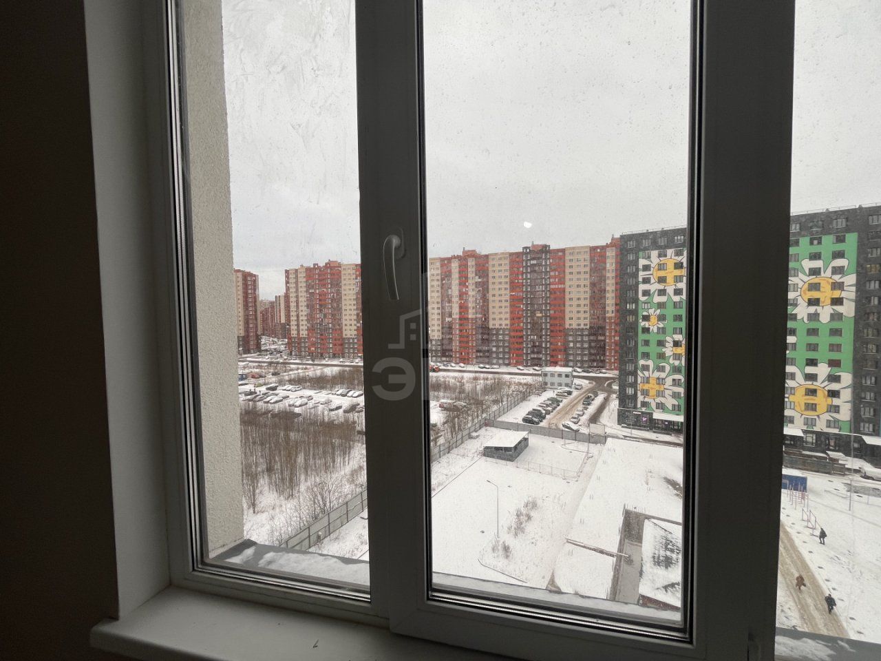 трехкомнатная квартира в Ленинградской области по адресу: Шоссе в Лаврики ул., 93