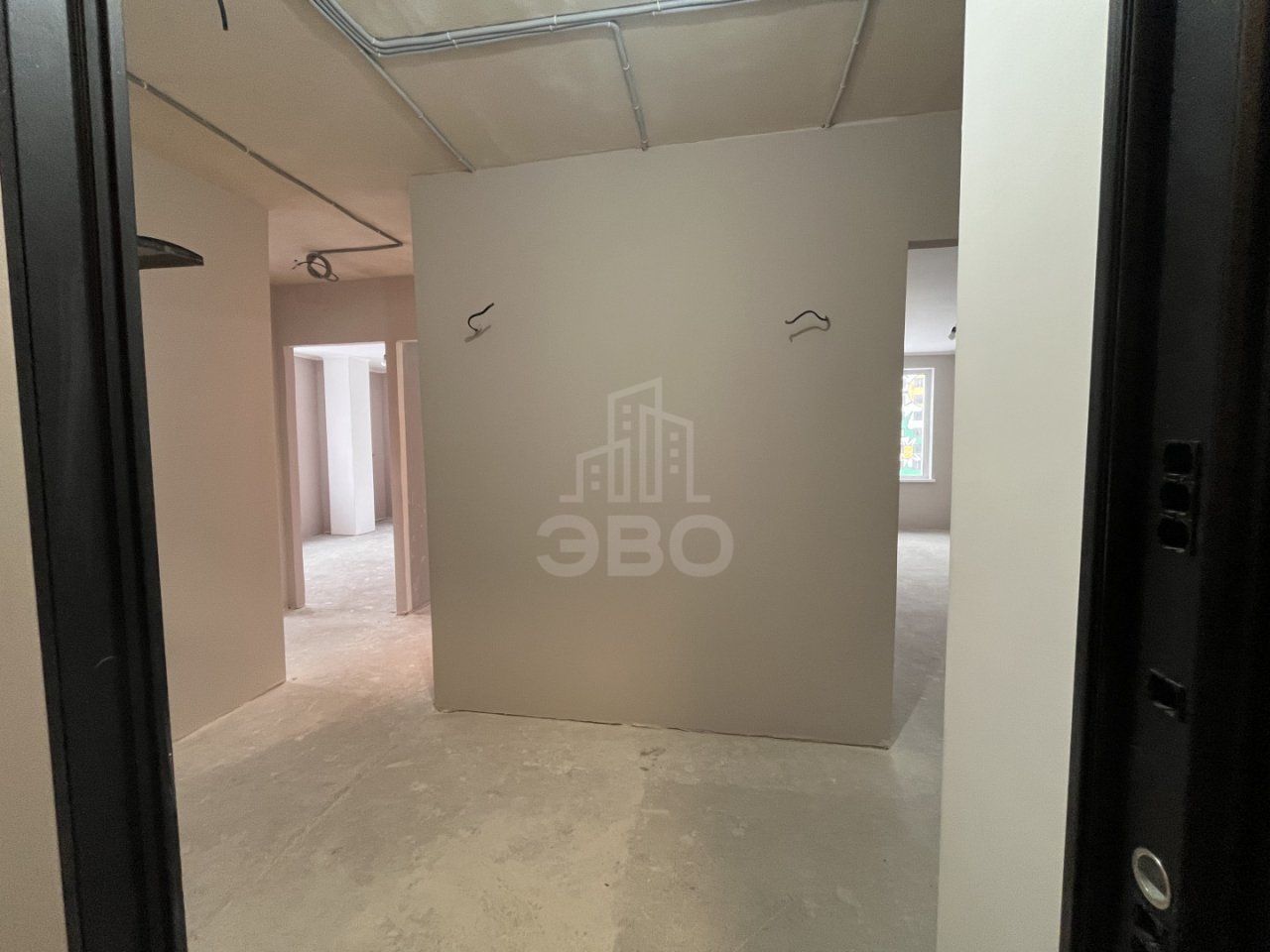 трехкомнатная квартира в Ленинградской области по адресу: Шоссе в Лаврики ул., 93