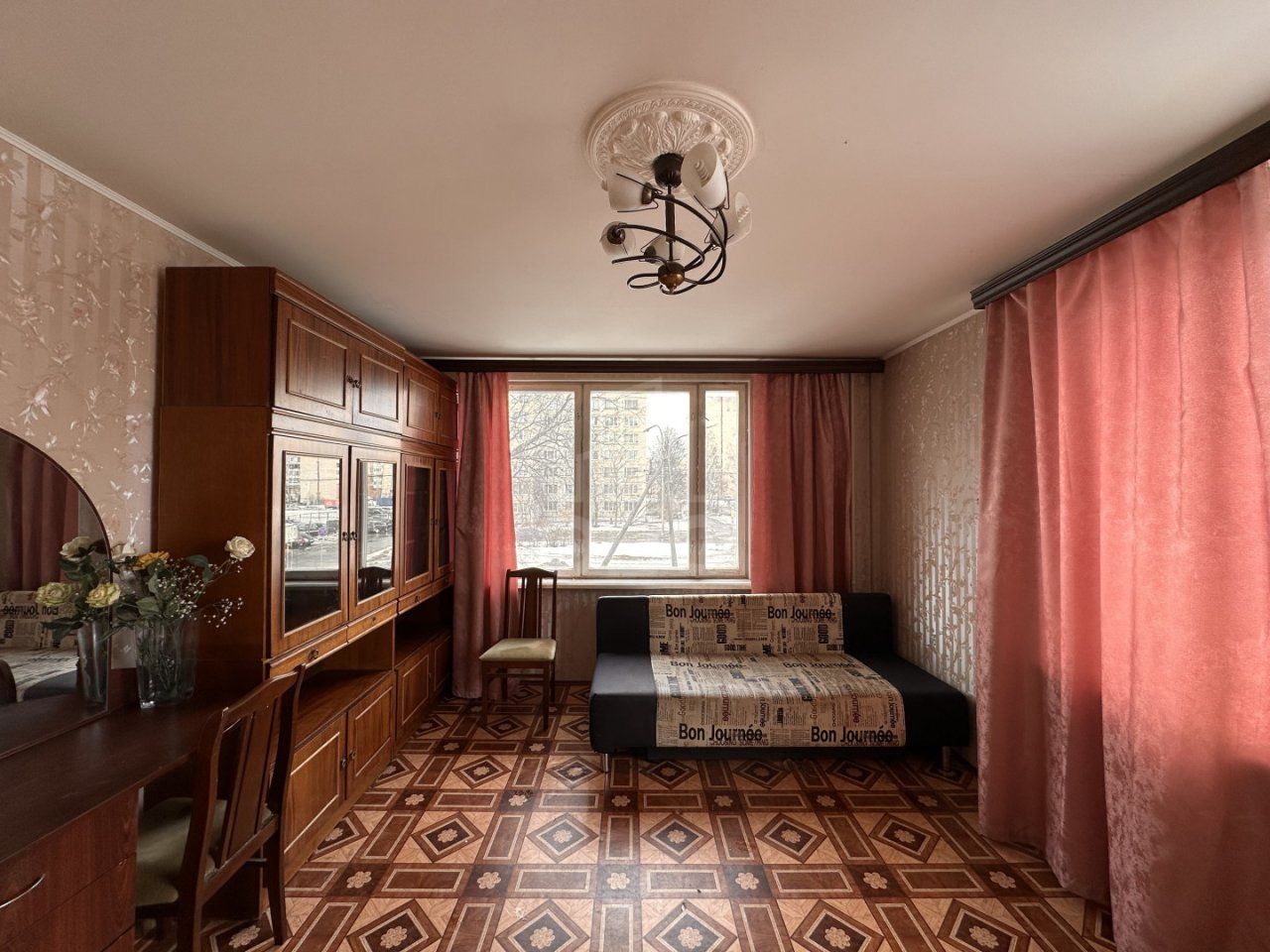 двухкомнатная квартира в Санкт-Петербурге по адресу: Купчинская ул., 8, к 1