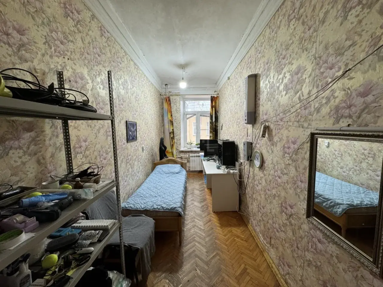 трехкомнатная квартира в Санкт-Петербурге по адресу: Таврическая ул., 31, литера Б