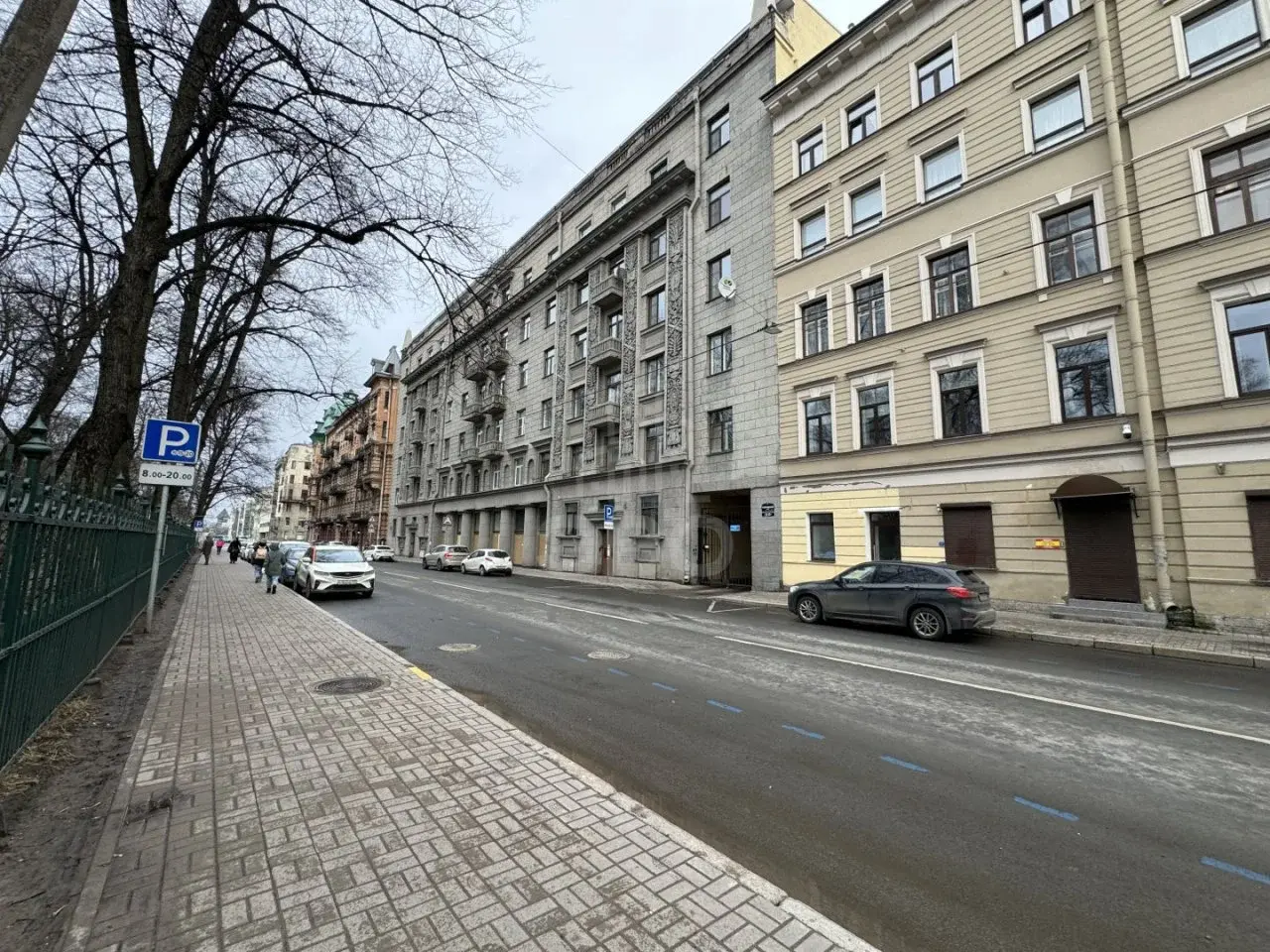 трехкомнатная квартира в Санкт-Петербурге по адресу: Таврическая ул., 31, литера Б