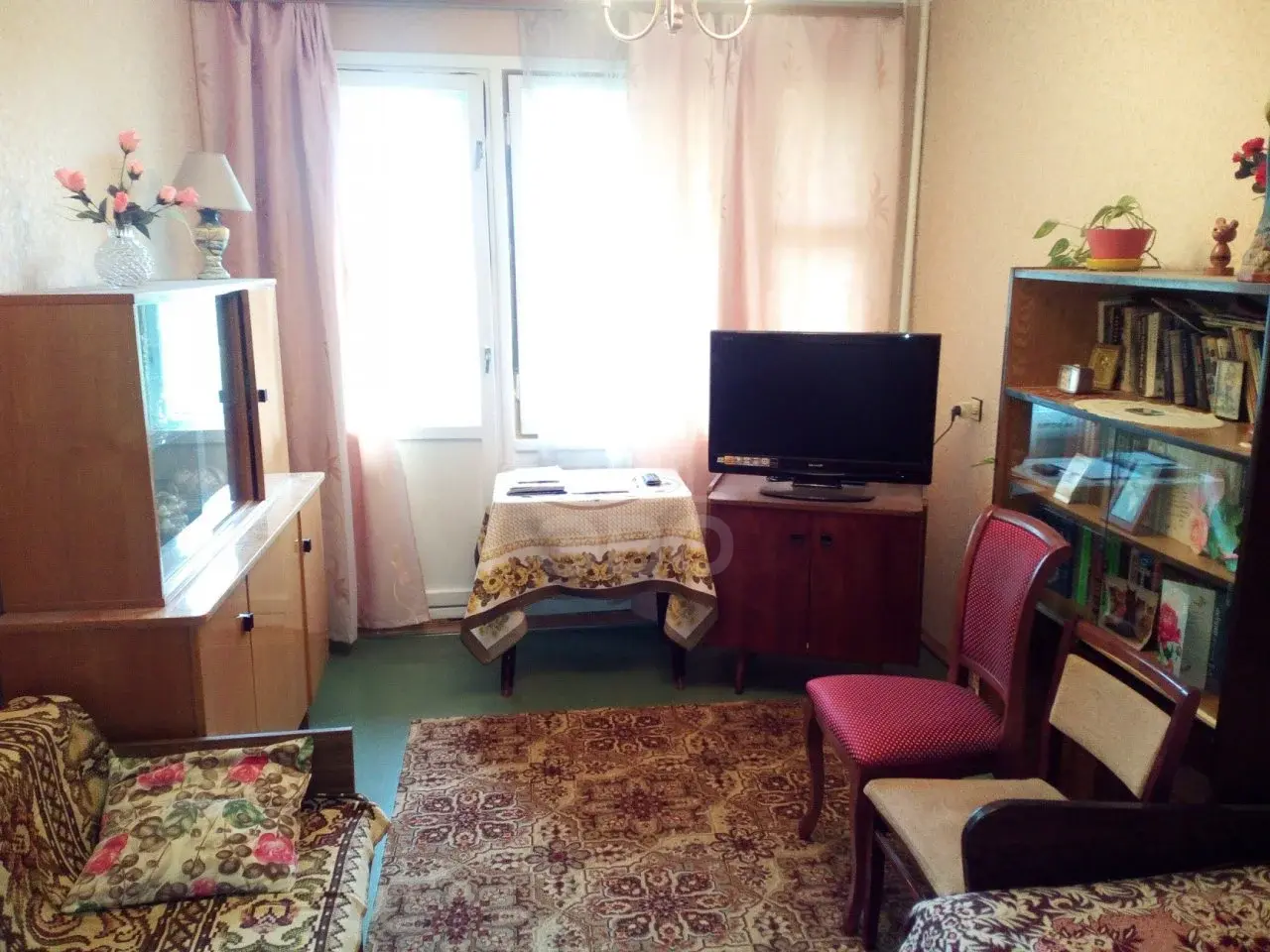 трехкомнатная квартира в Санкт-Петербурге по адресу: Летчика Пилютова ул., 23