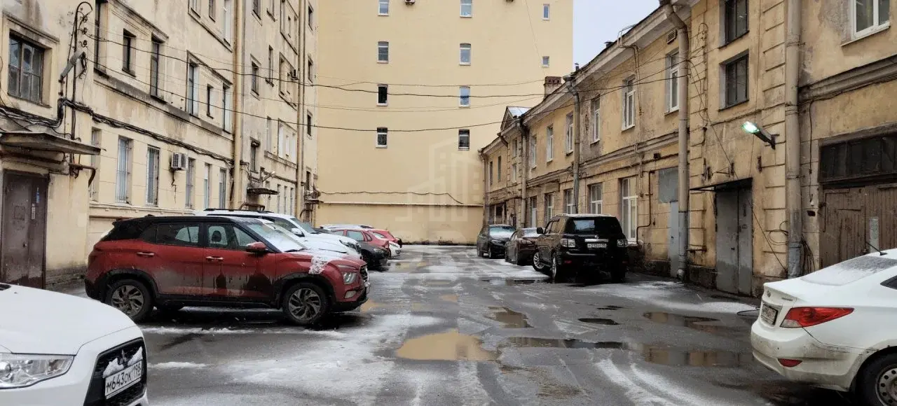 трехкомнатная квартира в Санкт-Петербурге по адресу: Бородинская ул., 13, литера А