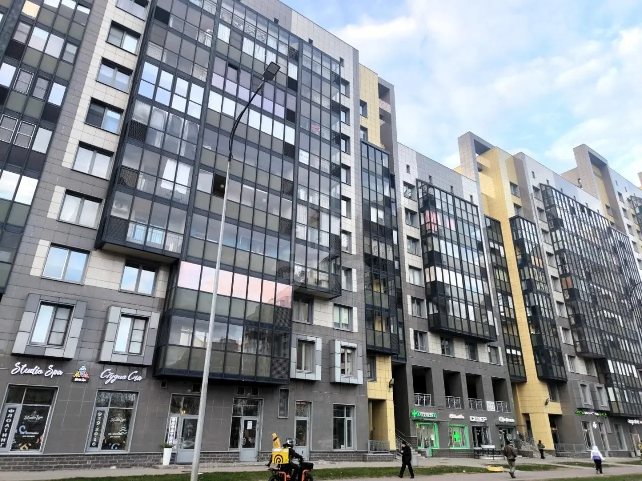 однокомнатная квартира в Санкт-Петербурге по адресу: Адмирала Коновалова ул., 2-4
