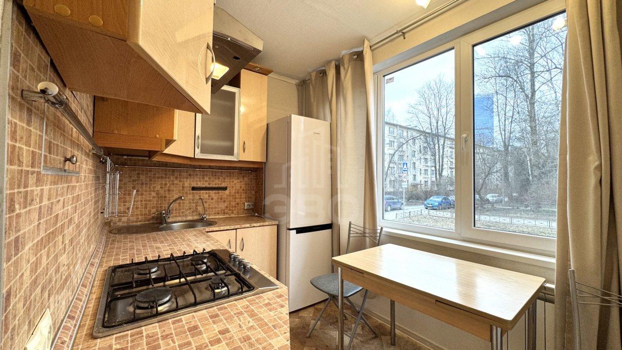 двухкомнатная квартира в Санкт-Петербурге по адресу: Костюшко ул., 5, к 1