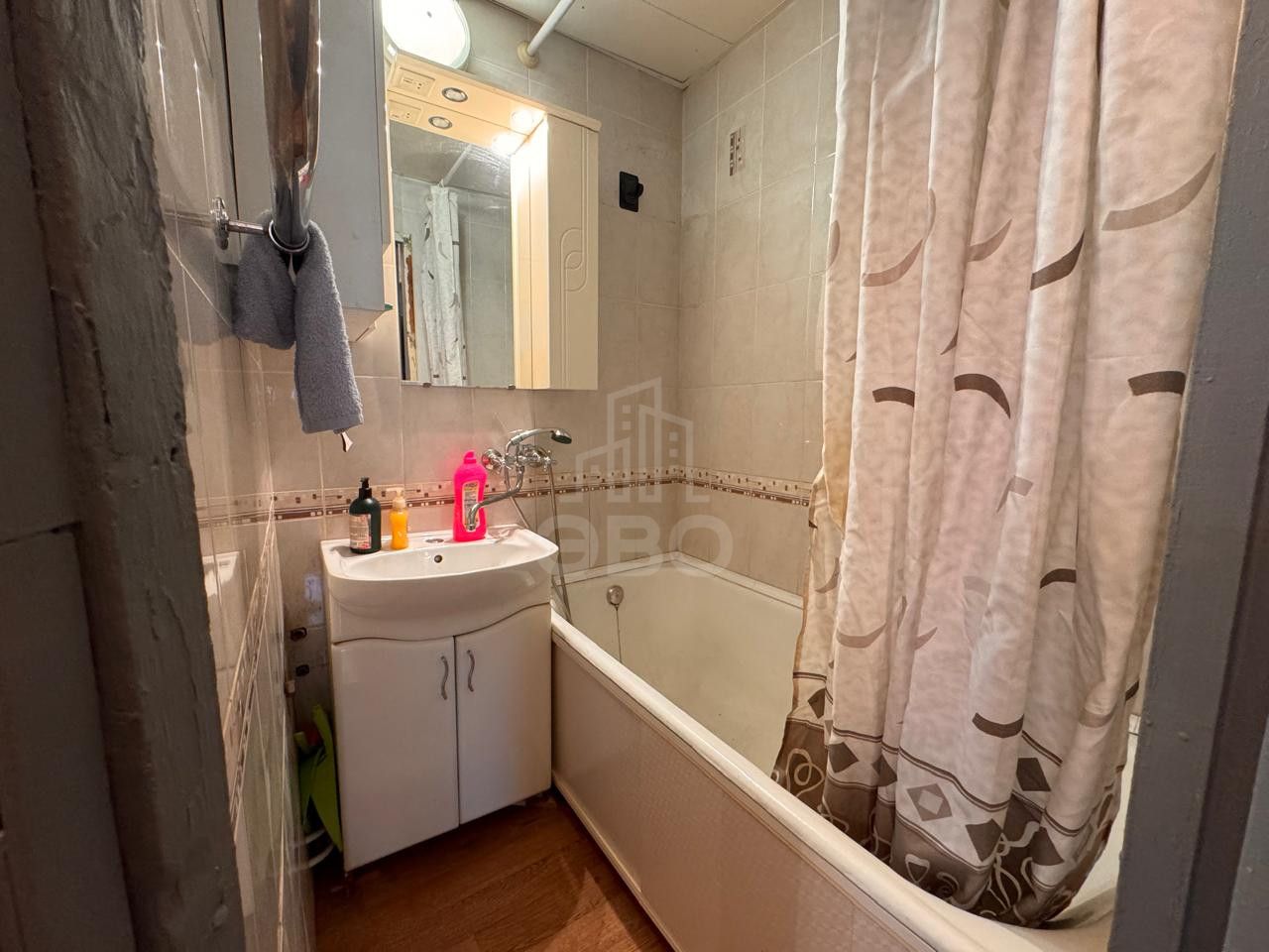 четырехкомнатная квартира в Санкт-Петербурге по адресу: Бухарестская ул., 35, к 2