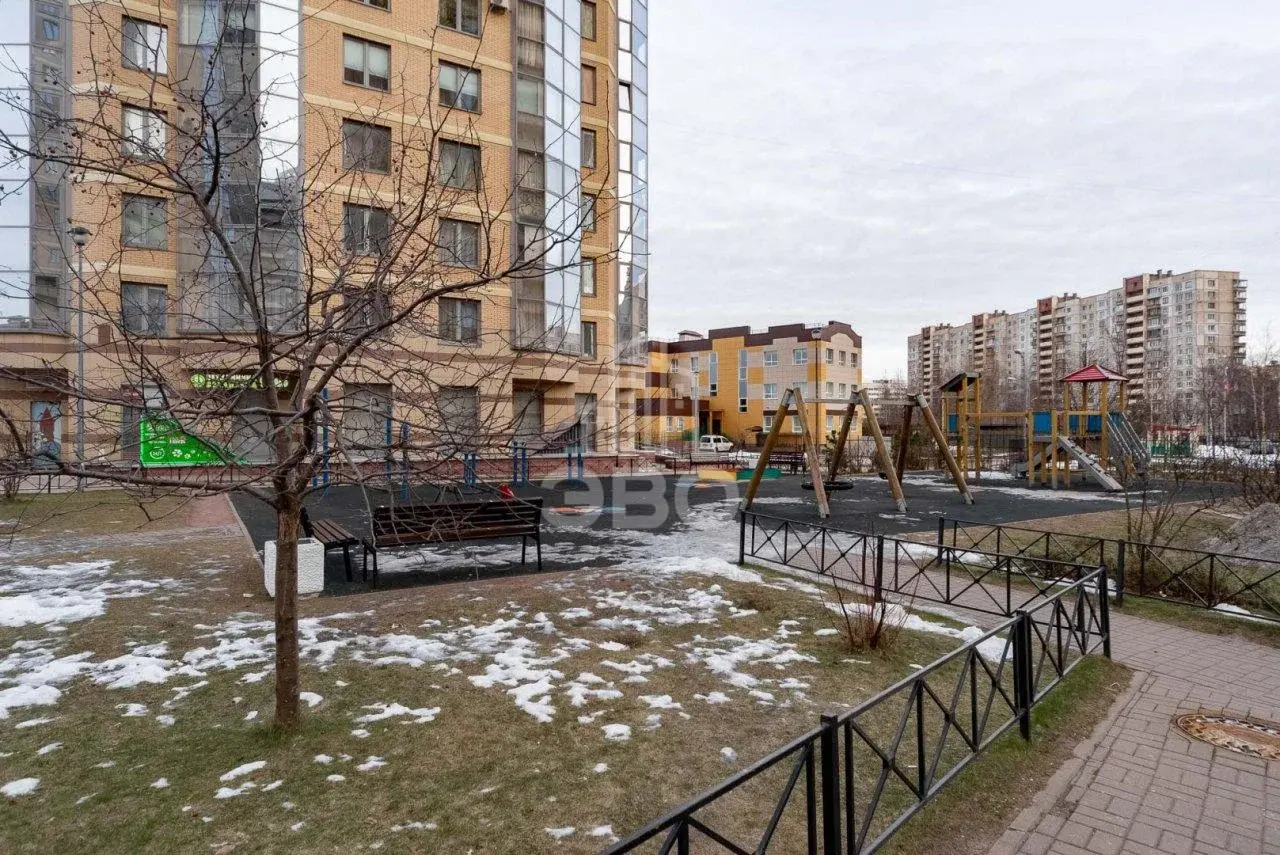четырехкомнатная квартира в Санкт-Петербурге по адресу: Выборгское ш., 17, к 1