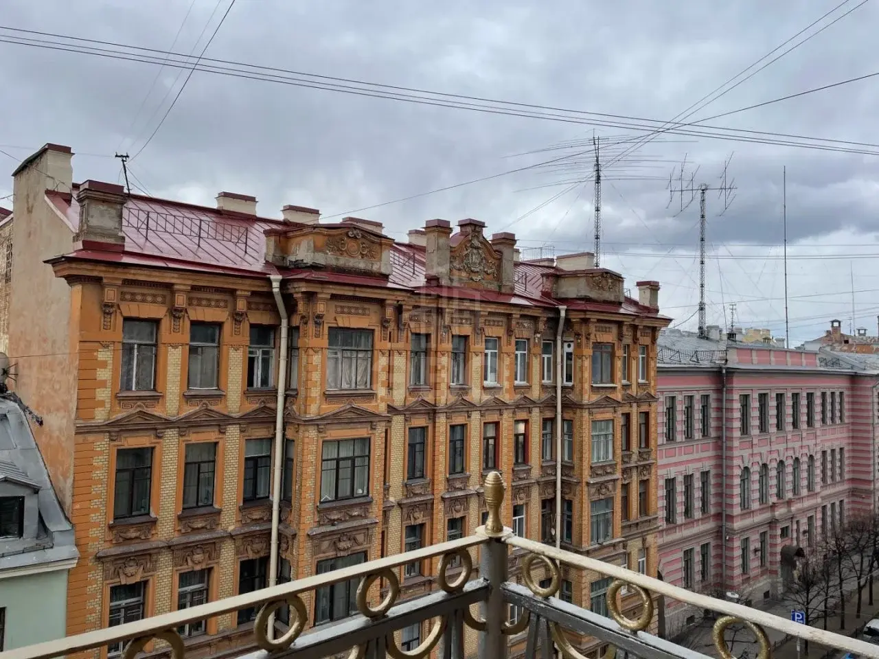 трехкомнатная квартира в Санкт-Петербурге по адресу: 6-я Советская ул., 8