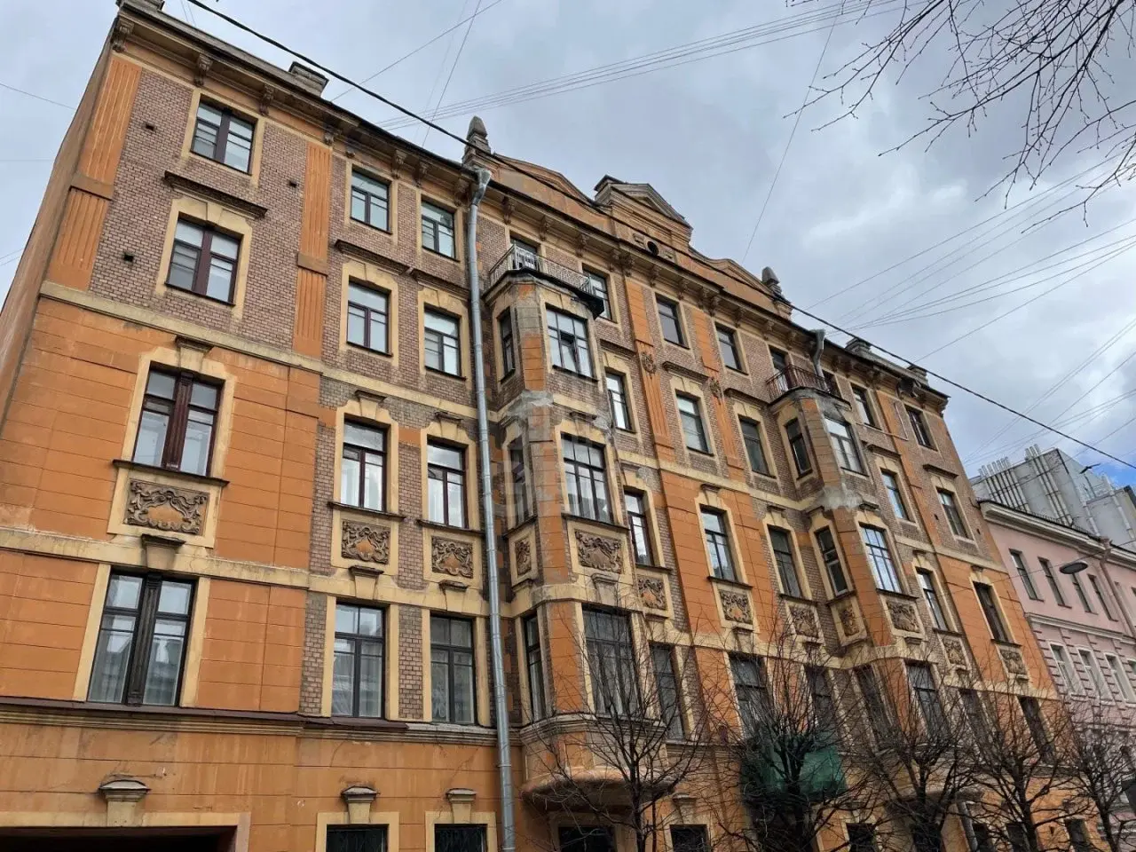 трехкомнатная квартира в Санкт-Петербурге по адресу: 6-я Советская ул., 8