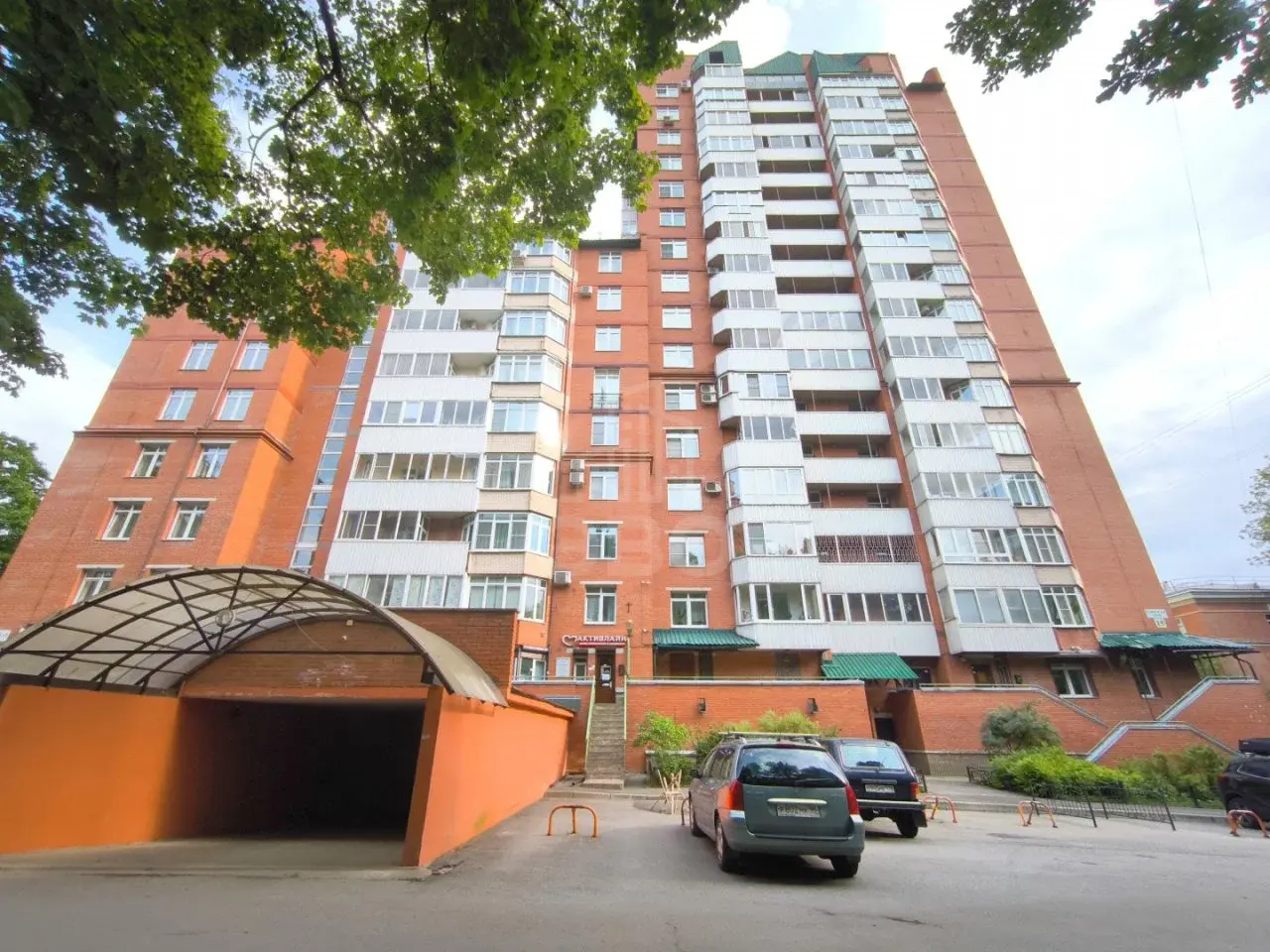 трехкомнатная квартира в Санкт-Петербурге по адресу: Гаврская ул., 15
