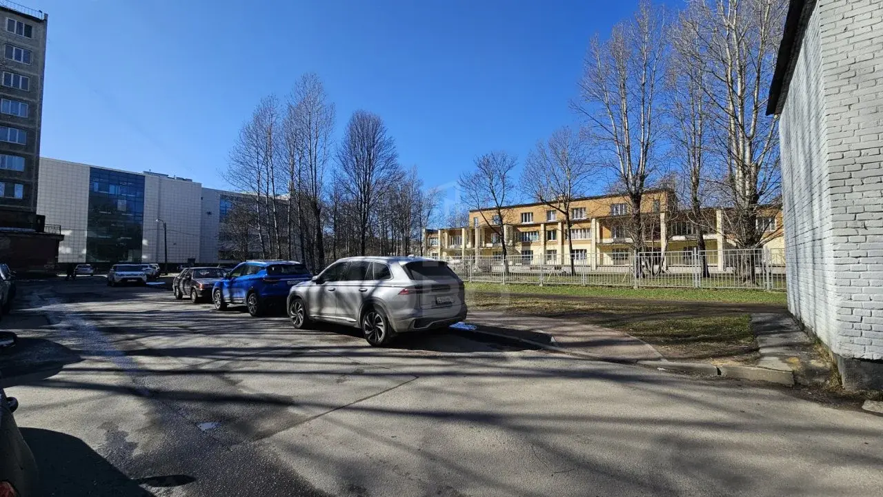двухкомнатная квартира в Санкт-Петербурге по адресу: Народная ул., 10