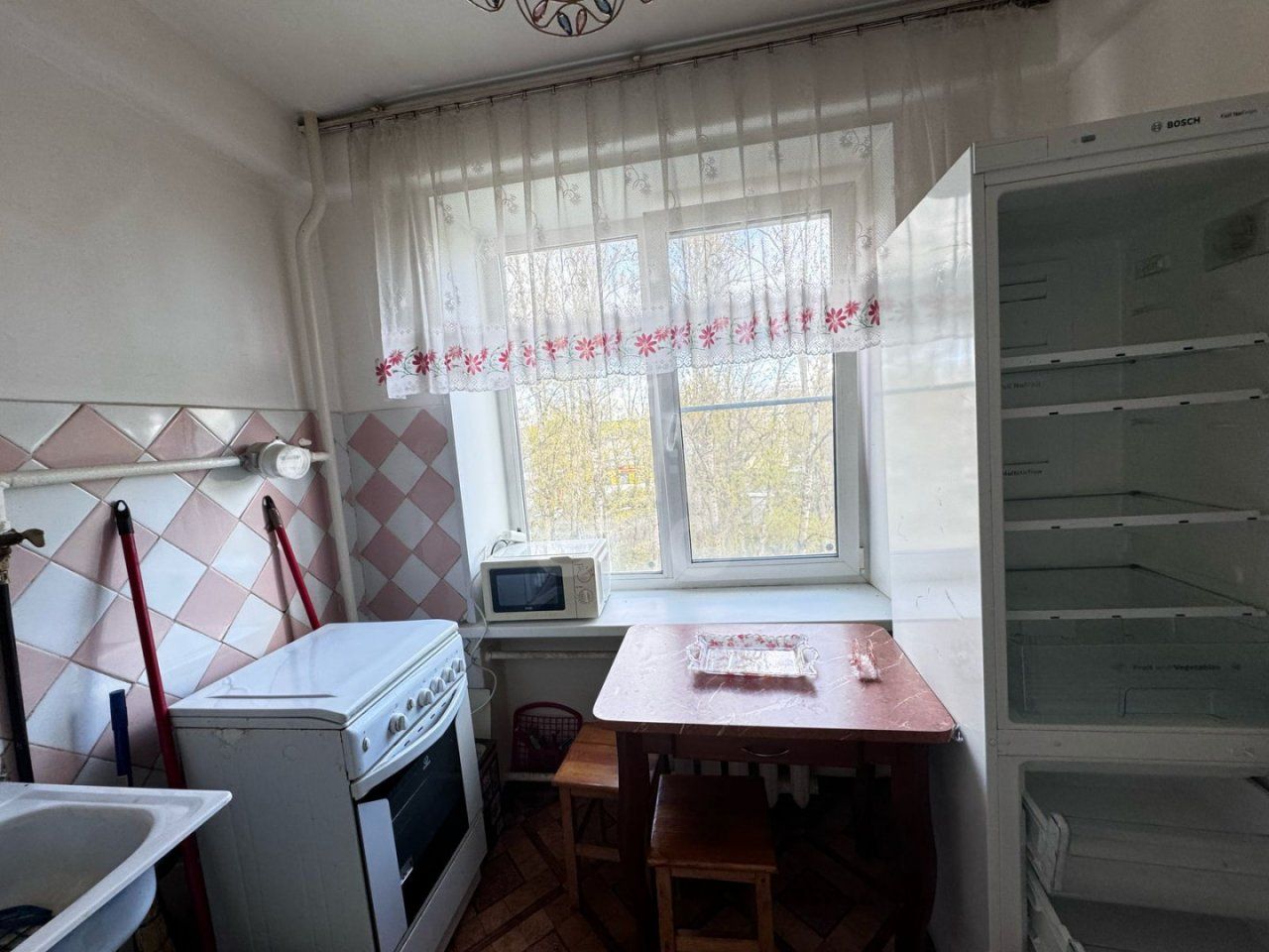 однокомнатная квартира в Санкт-Петербурге по адресу: Новоизмайловский проспект, 27