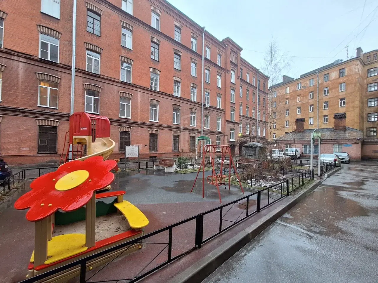 комната в Санкт-Петербурге по адресу: Нарвский проспект, 9, к 3