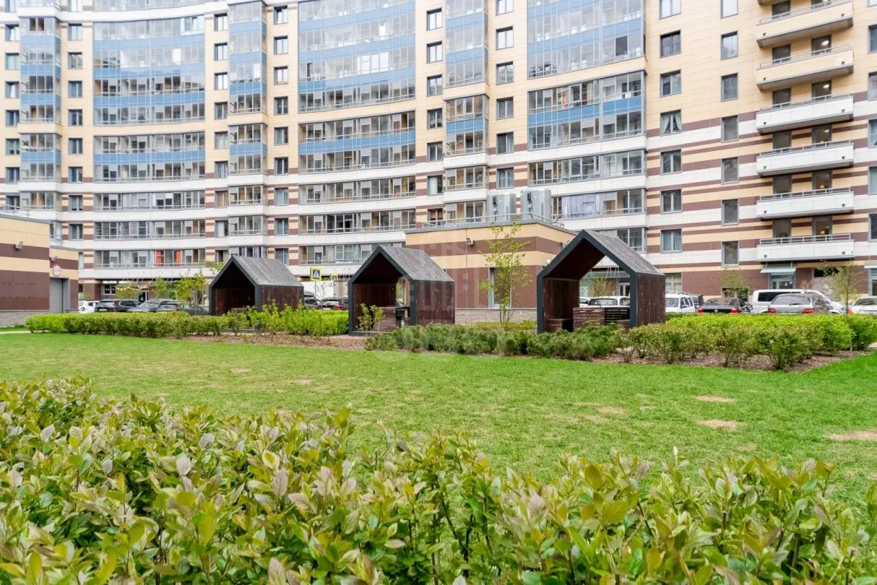 трехкомнатная квартира в Санкт-Петербурге по адресу: Богатырский проспект, 2а, строение 1