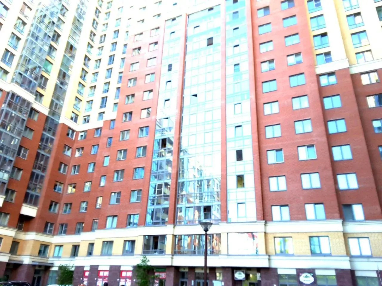 трехкомнатная квартира в Санкт-Петербурге по адресу: Ленинградская ул., 7