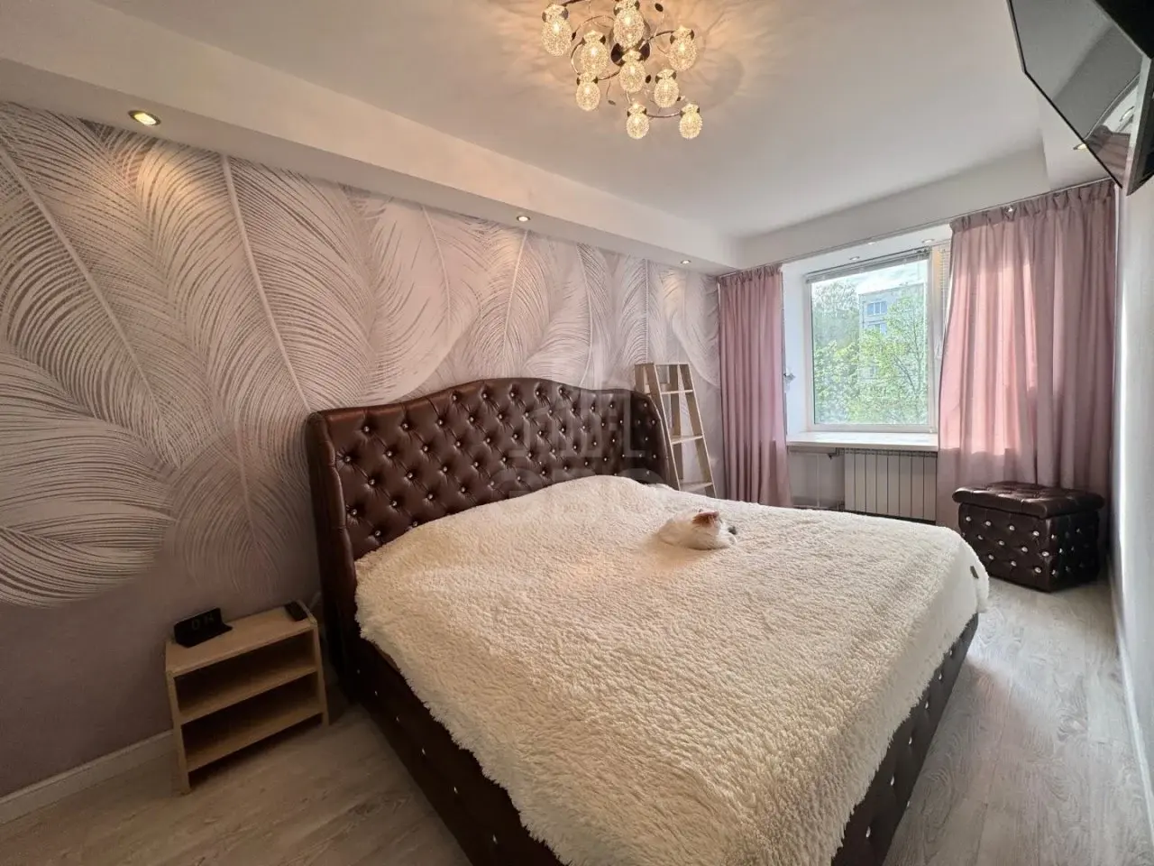 трехкомнатная квартира в Санкт-Петербурге по адресу: Ланское ш., 27