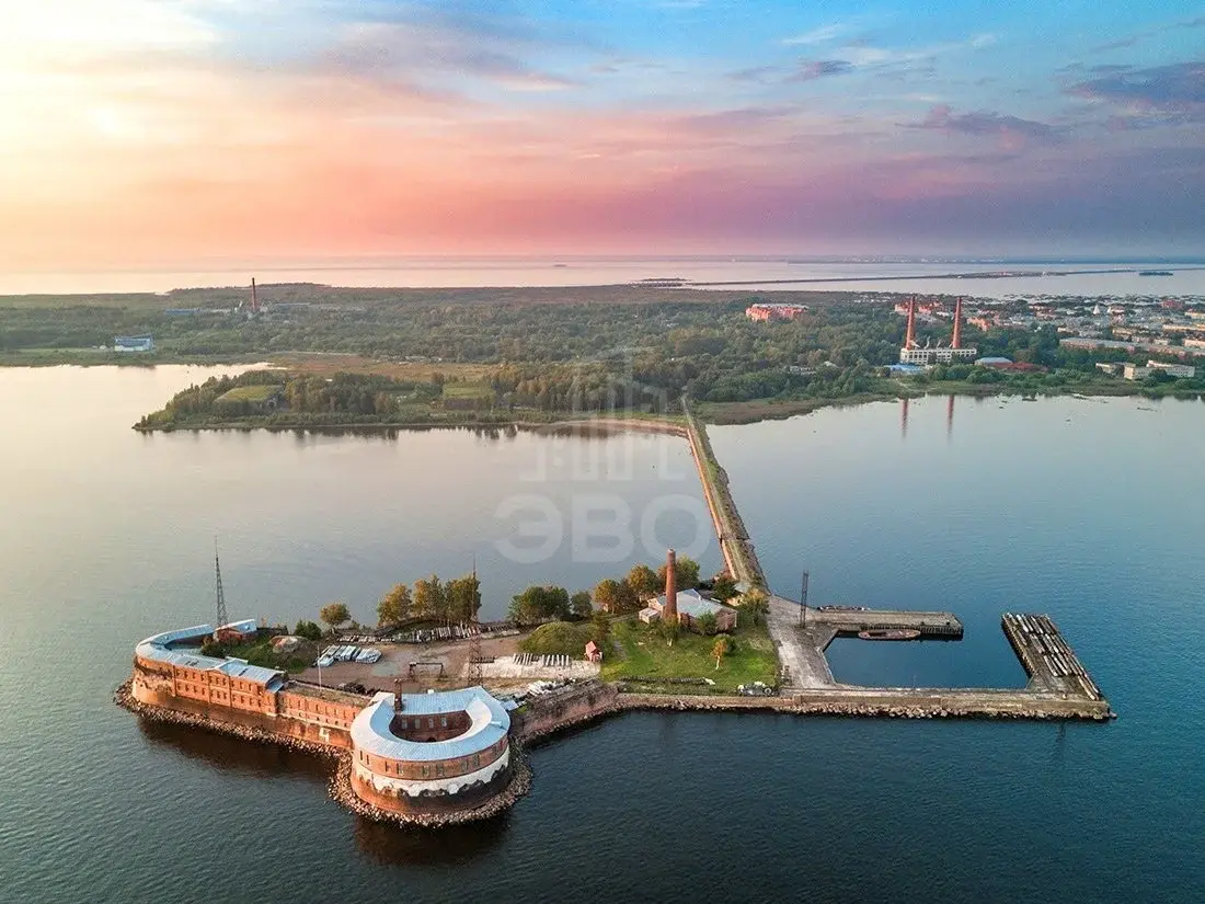 двухкомнатная квартира в Санкт-Петербурге по адресу: Кронштадтская ул., 9