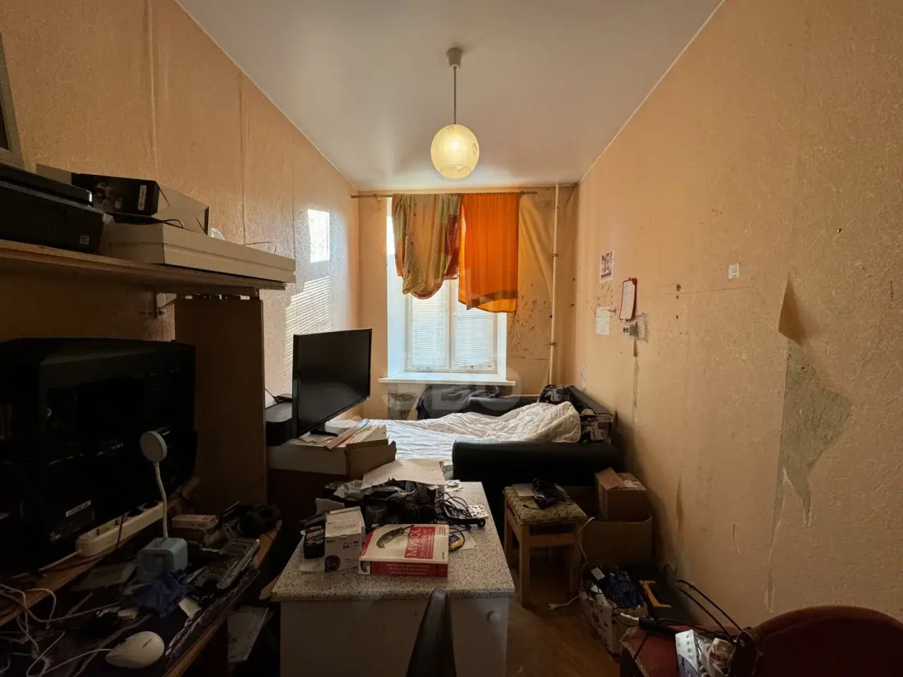 трехкомнатная квартира в Санкт-Петербурге по адресу: Таврическая ул., 31, к Б