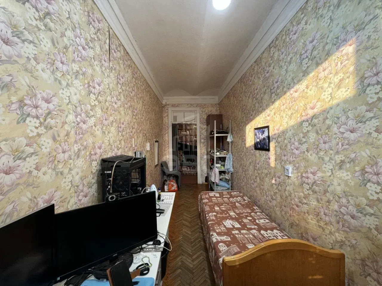 трехкомнатная квартира в Санкт-Петербурге по адресу: Таврическая ул., 31, к Б