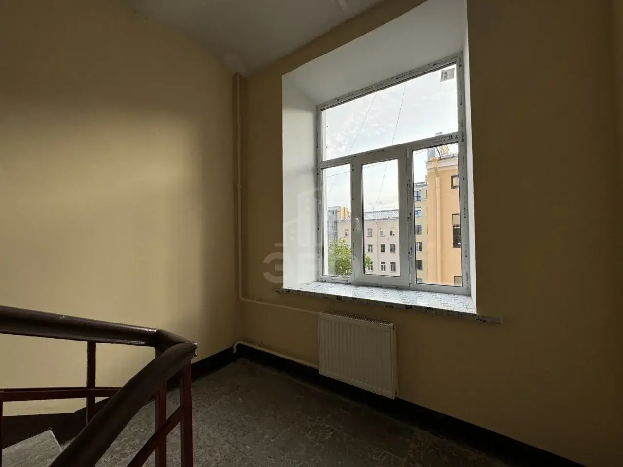 трехкомнатная квартира в Санкт-Петербурге по адресу: Таврическая ул., 31, к Б