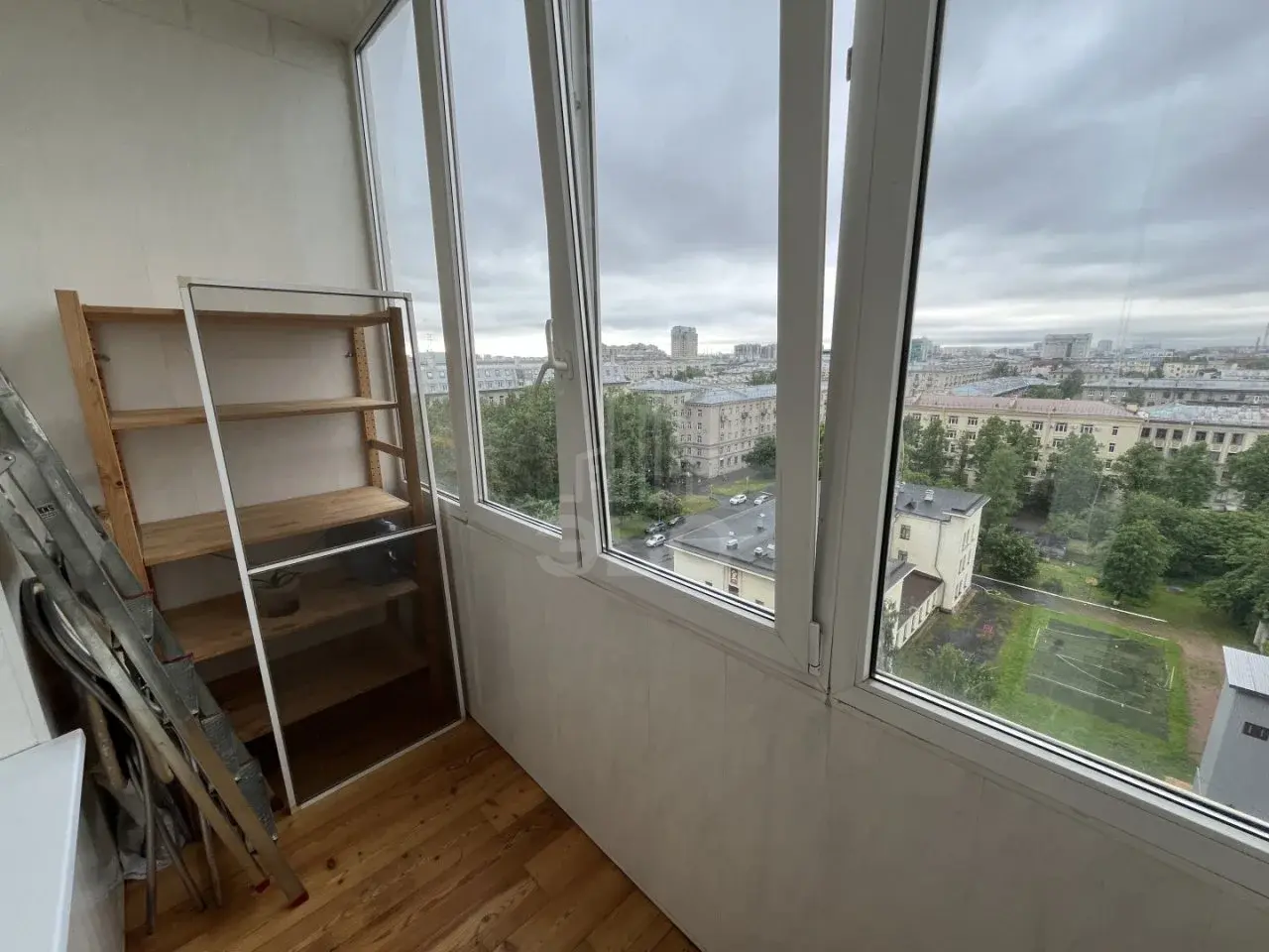 трехкомнатная квартира в Санкт-Петербурге по адресу: Свеаборгская ул., 12